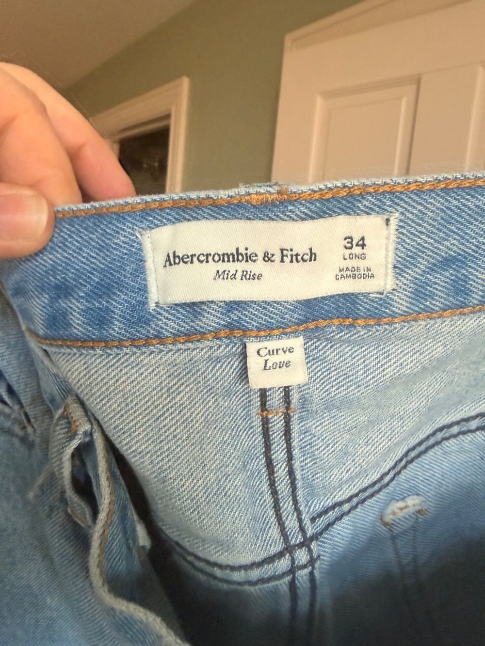 Abercrombie & Fitch light wash jeans